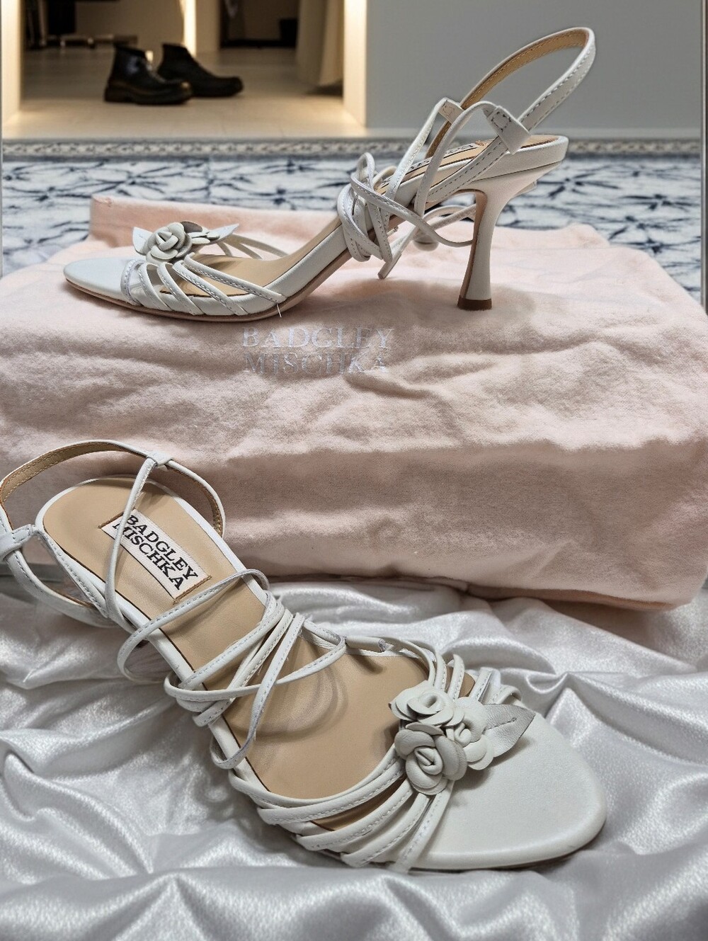 Badgley Mischka Darlyn Kitten Heel Sandals All Leather Women's Sz 5.5 $245